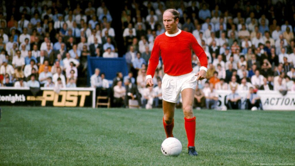 Sir Bobby Charlton Legenda Abadi Setan Merah yang Menginspirasi Dunia